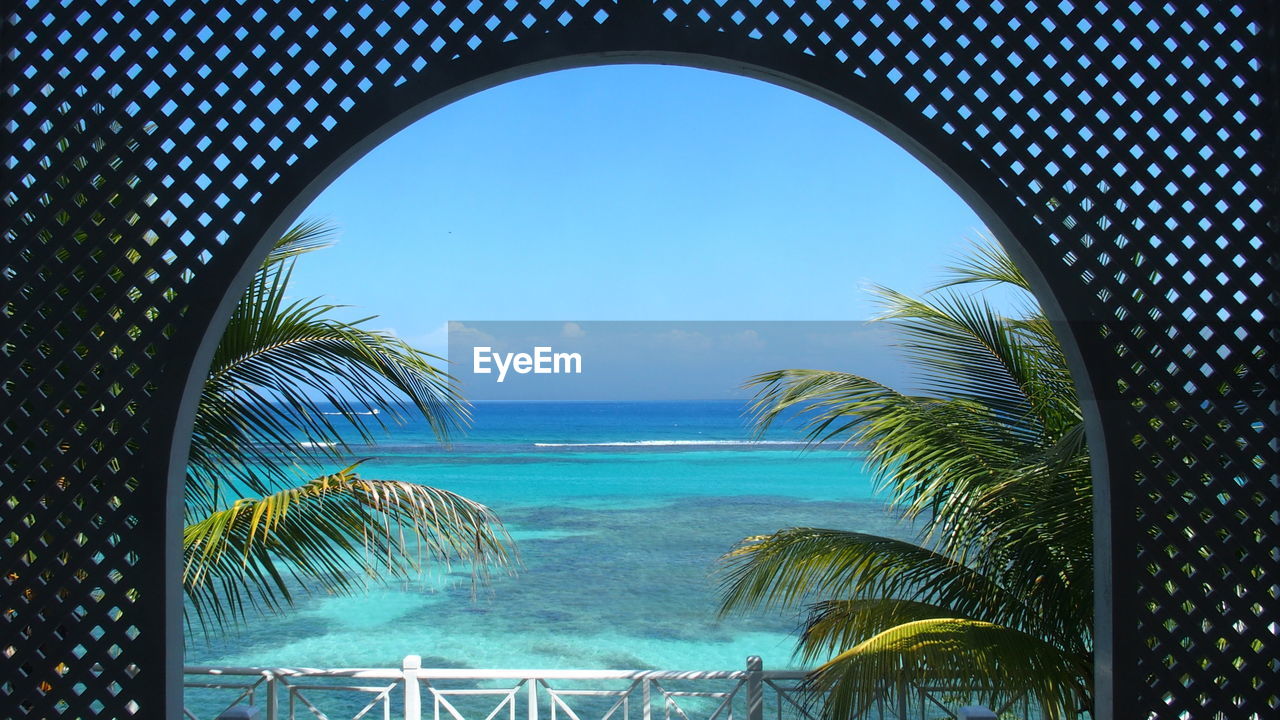 Sea seen through arch