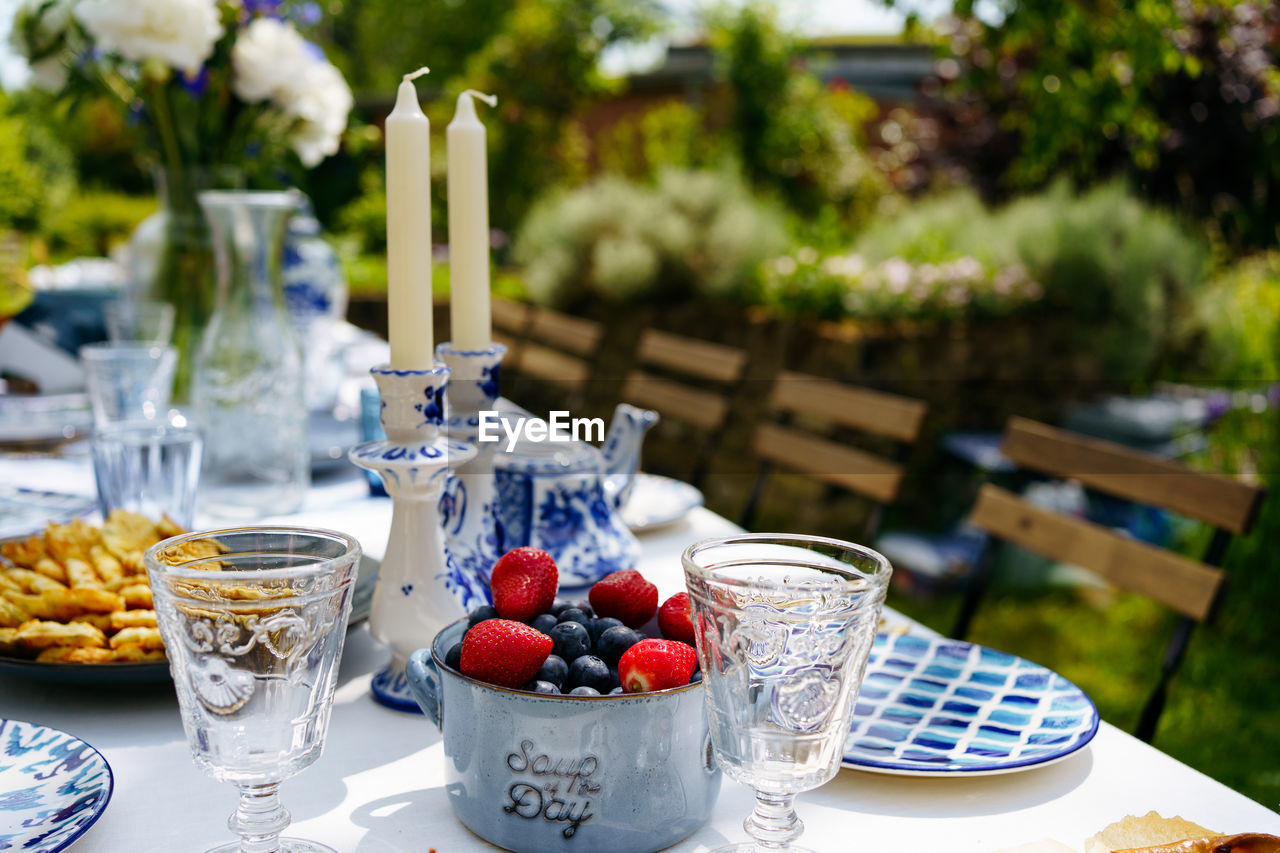 Celebration table decoration in summer weekend day in dutch blue style