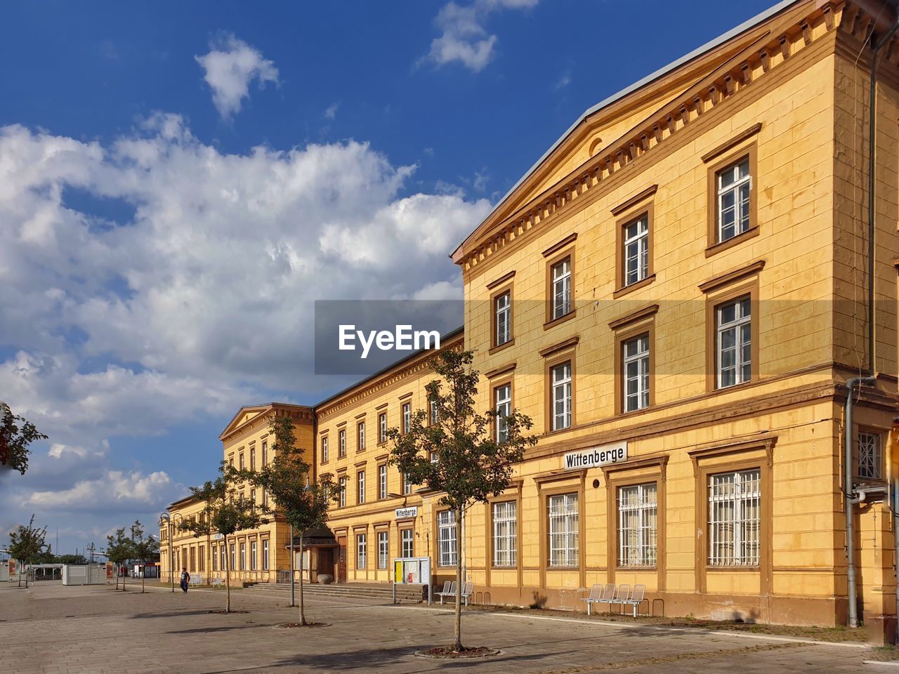 LOW ANGLE VIEW OF BUILDINGS IN TOWN