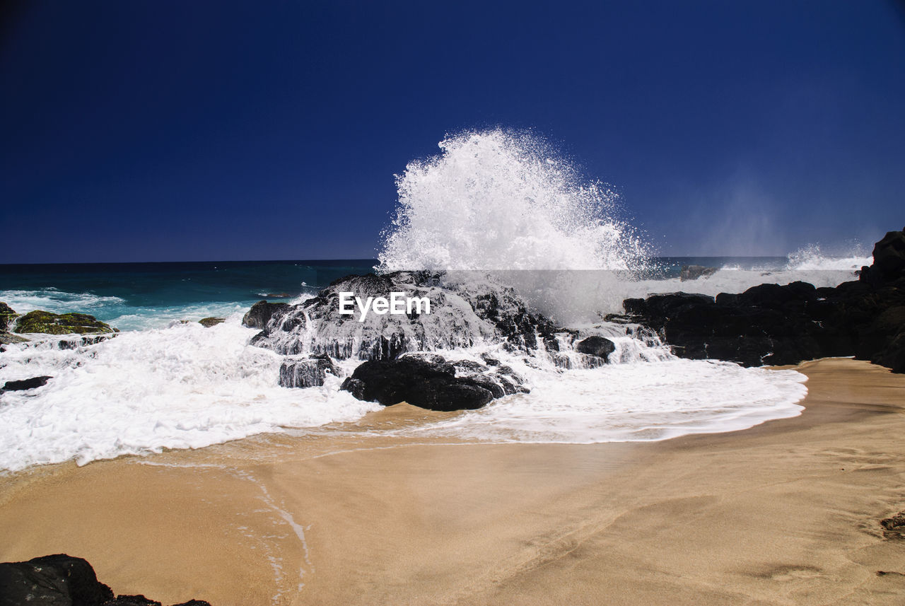 Waves on the rocks