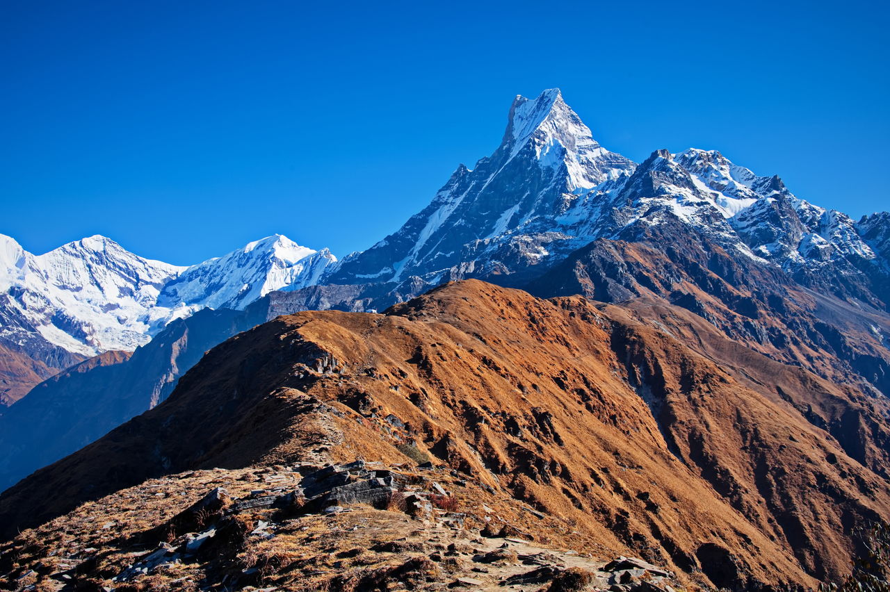Scenic view at annapurna massif in himalaya mountains, nepal