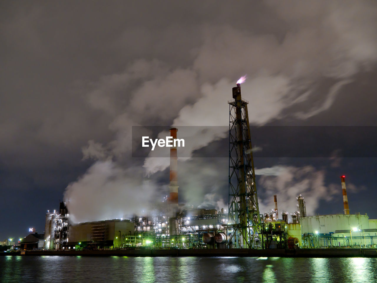 Night view of oil refinery