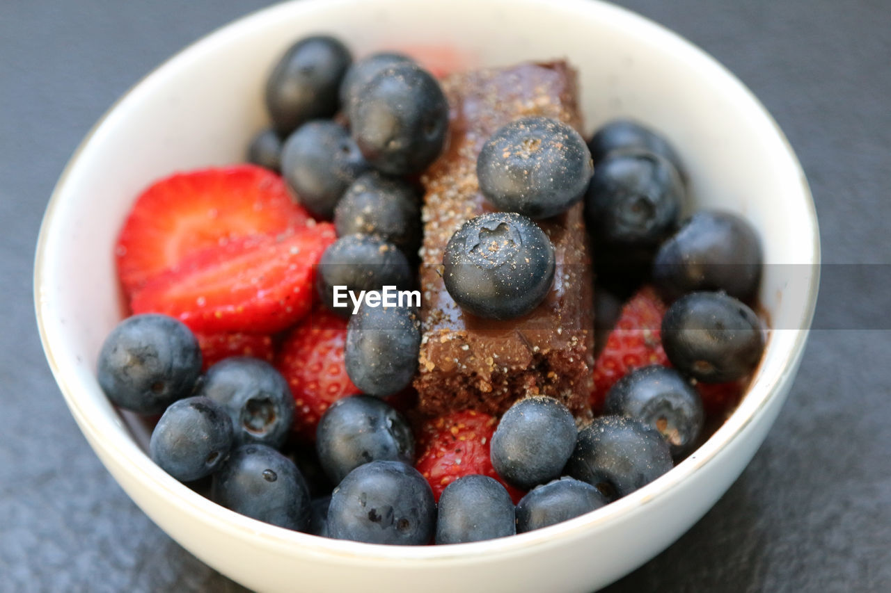 food and drink, food, healthy eating, fruit, blueberry, berry, bowl, breakfast, wellbeing, meal, freshness, plant, dish, produce, no people, indoors, bilberry, berries, close-up, studio shot, sweet food, raspberry
