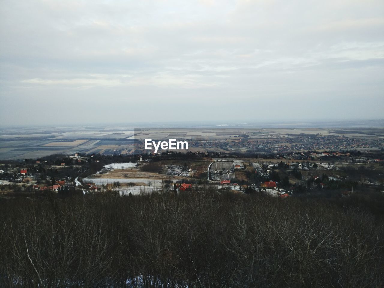 VIEW OF CITYSCAPE AGAINST SKY