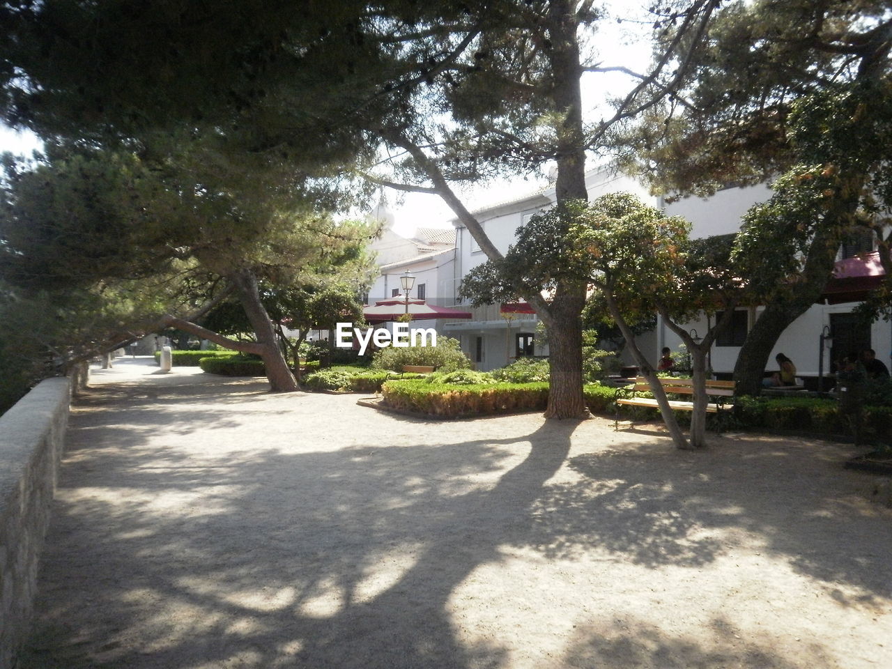 VIEW OF HOUSE ON SUNNY DAY