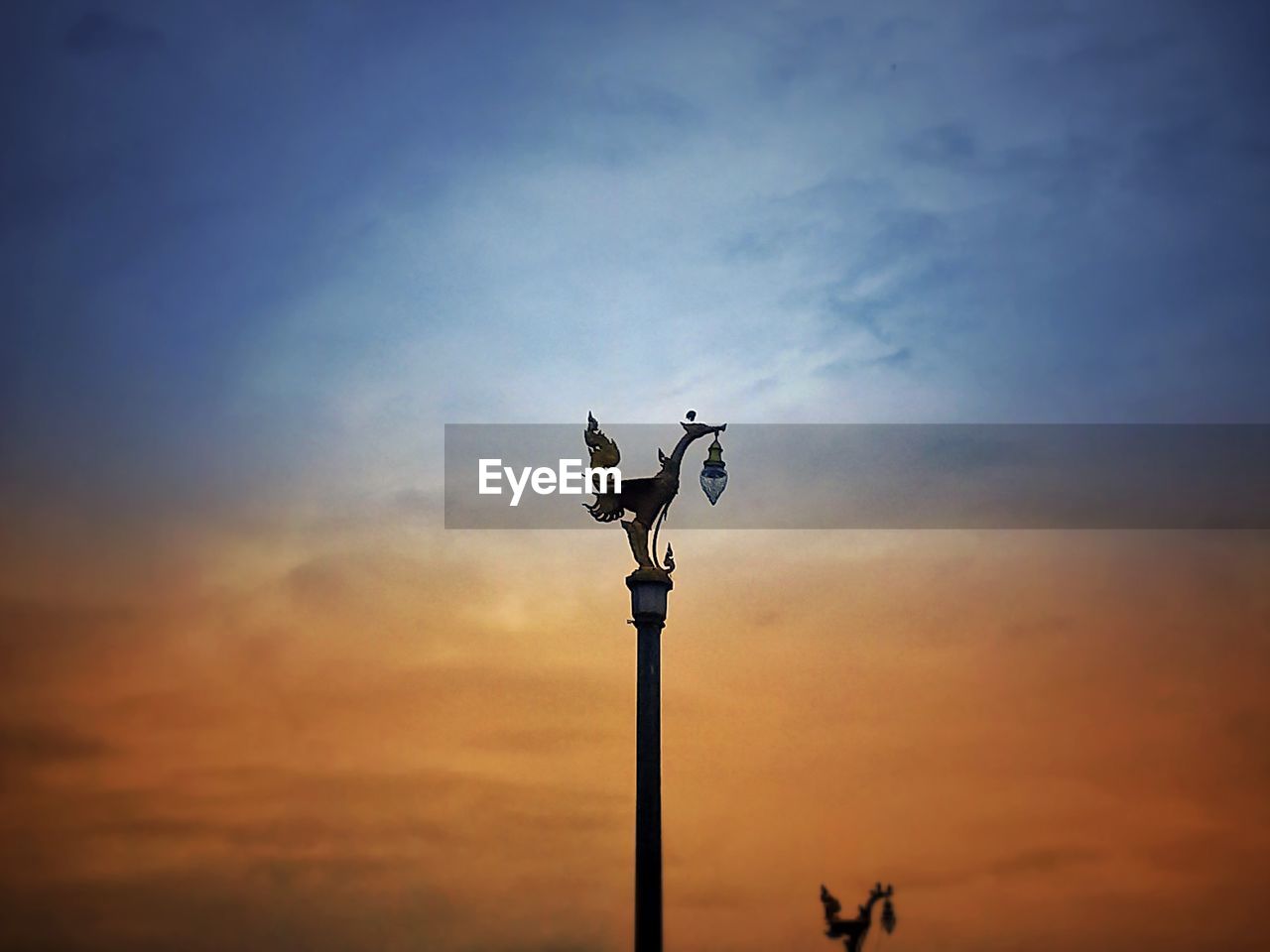 LOW ANGLE VIEW OF A STREET LIGHT
