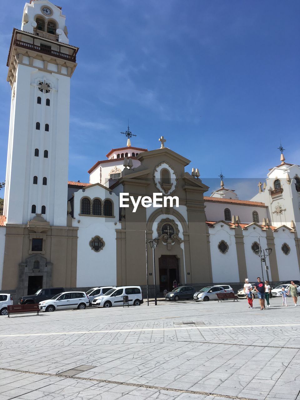 VIEW OF CATHEDRAL AGAINST SKY IN CITY