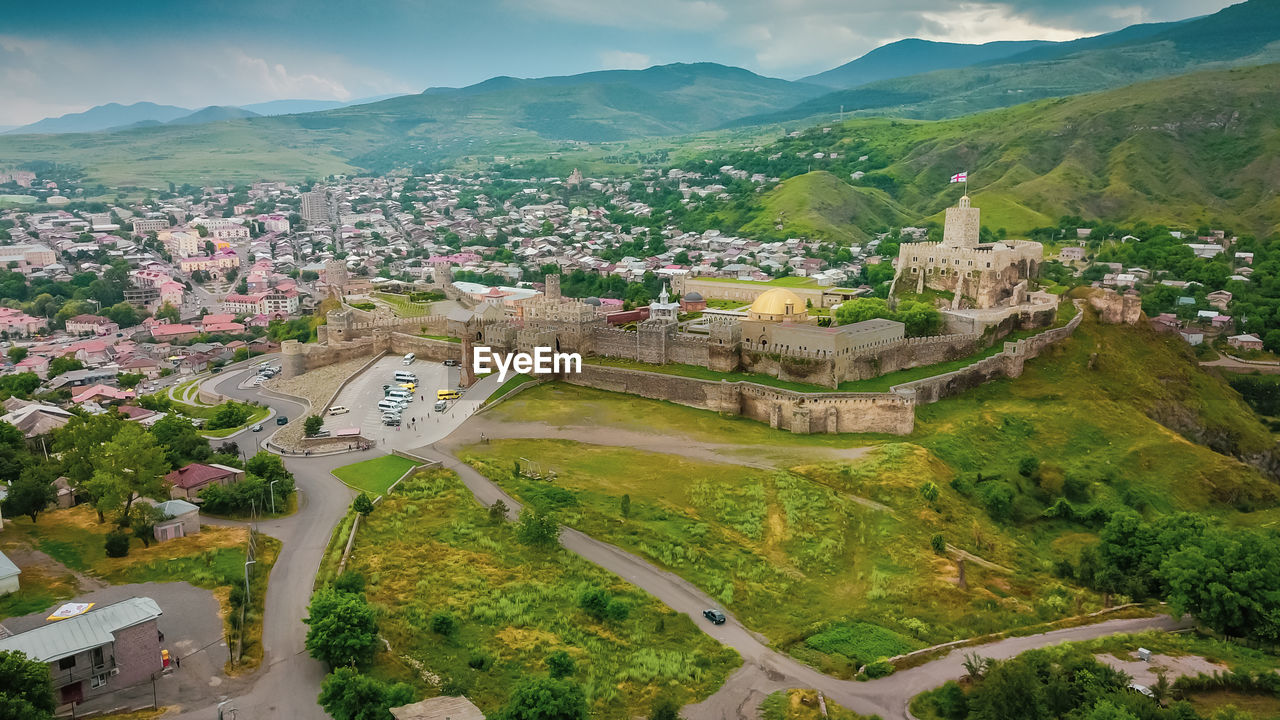 HIGH ANGLE VIEW OF TOWNSCAPE AND BUILDINGS