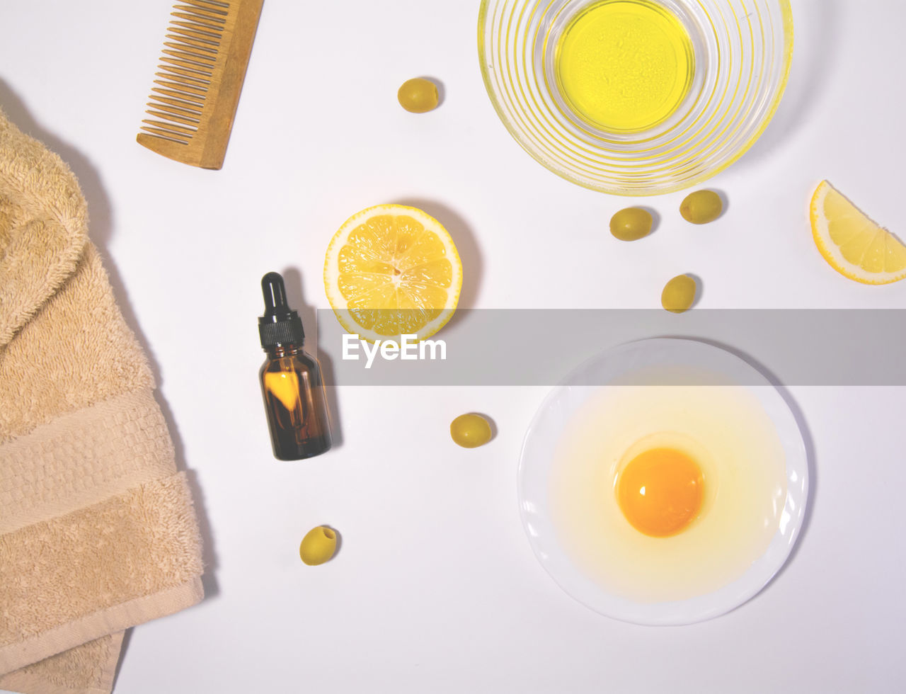 HIGH ANGLE VIEW OF BREAKFAST ON TABLE