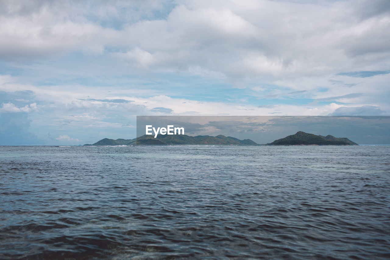 PANORAMIC VIEW OF SEA AGAINST SKY