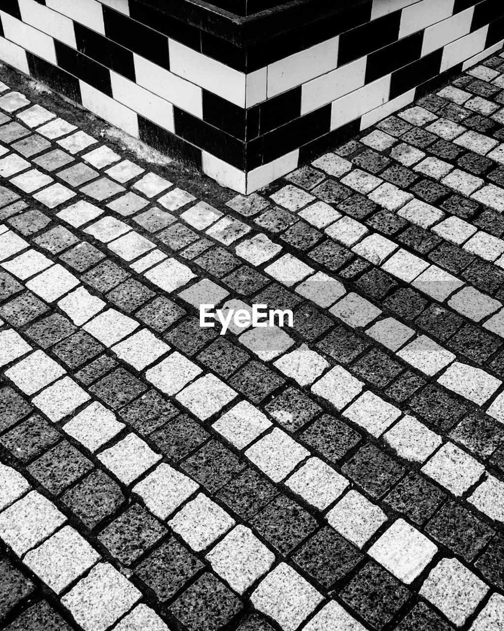 FULL FRAME SHOT OF TILED FLOORING