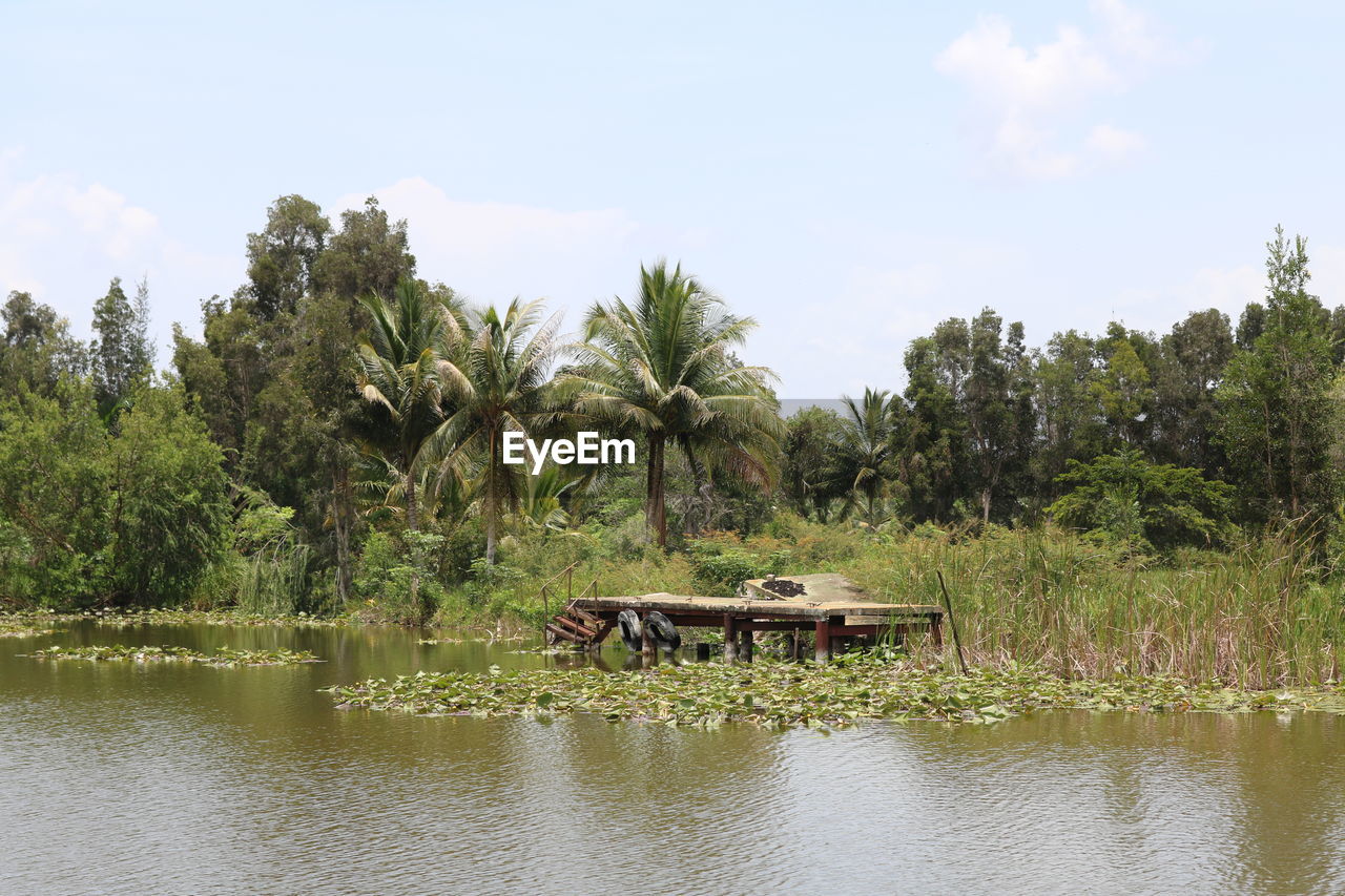 SCENIC VIEW OF RIVER AGAINST SKY