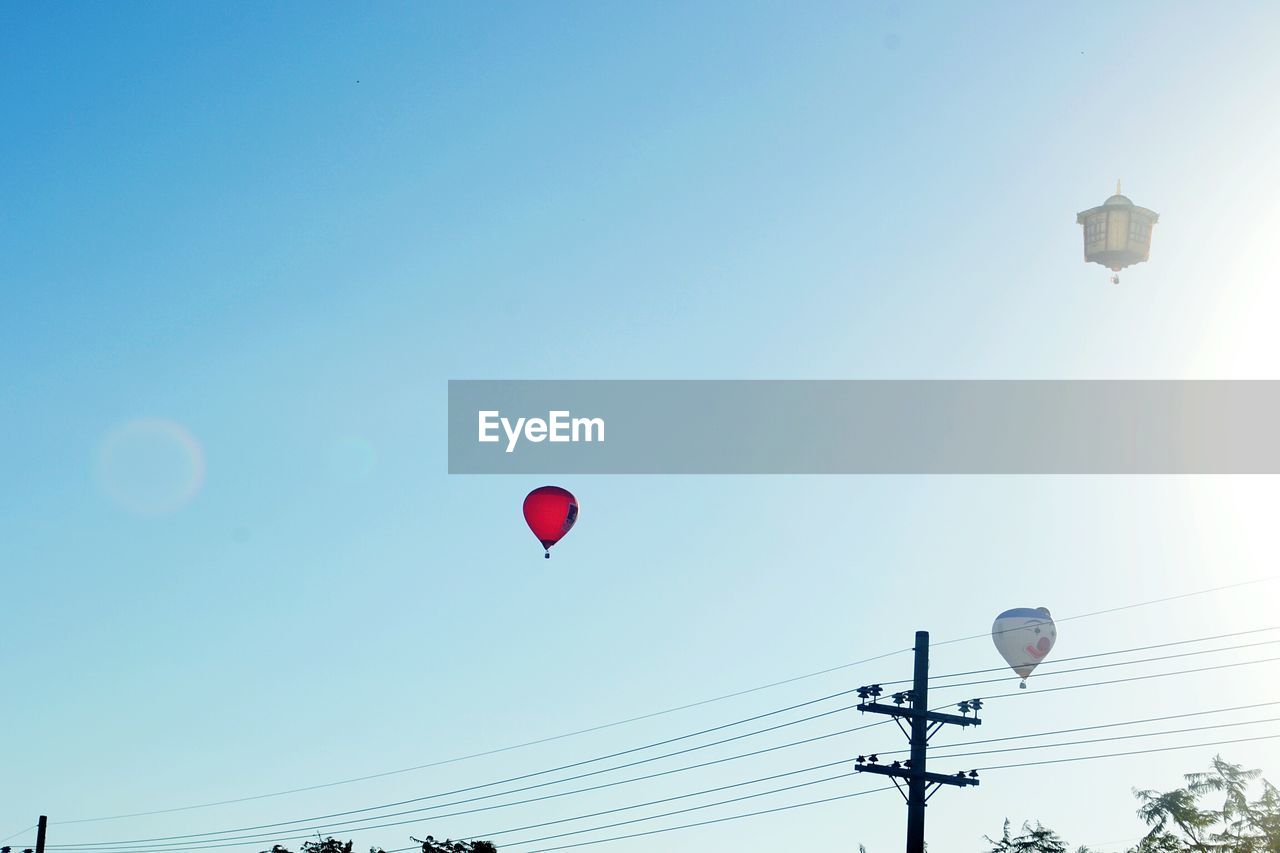 LOW ANGLE VIEW OF HOT AIR BALLOON AGAINST SKY