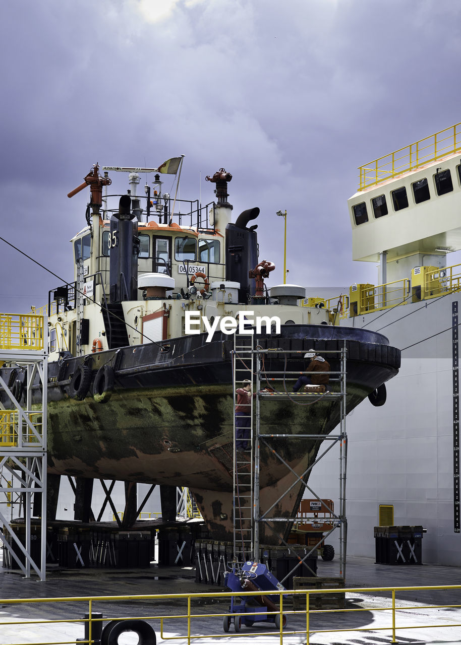 VIEW OF SHIP IN WATER