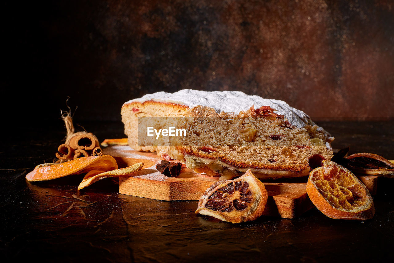 CLOSE-UP OF BREAD ON TABLE