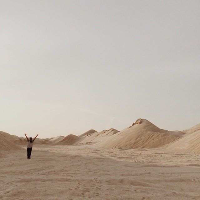 MAN IN DESERT