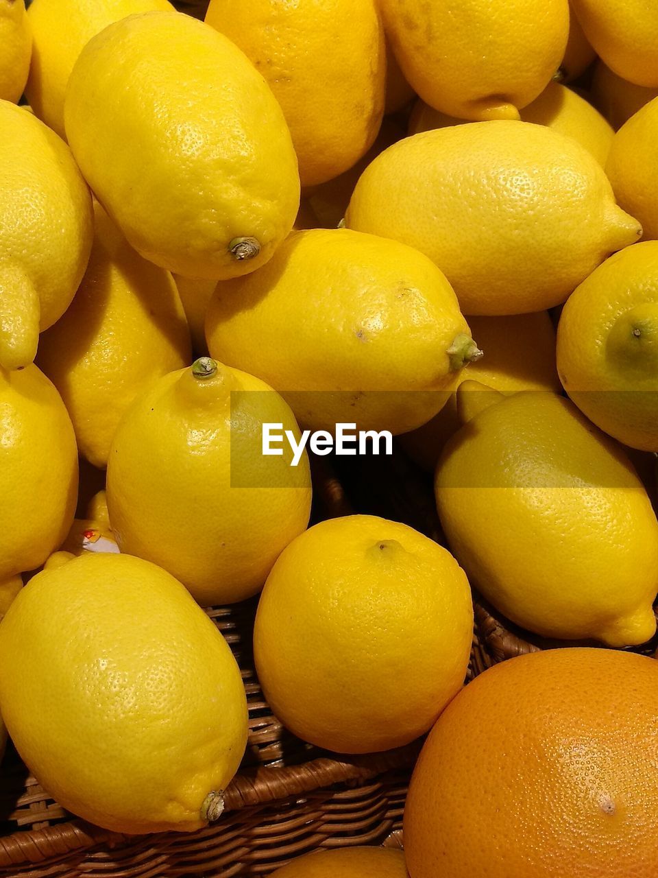 FULL FRAME SHOT OF FRUITS FOR SALE