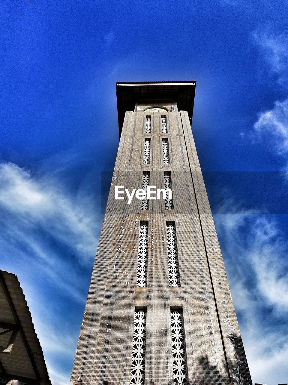 LOW ANGLE VIEW OF TEMPLE AGAINST SKY