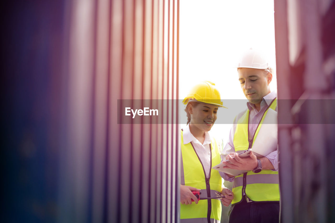 MAN WORKING ON CONSTRUCTION SITE