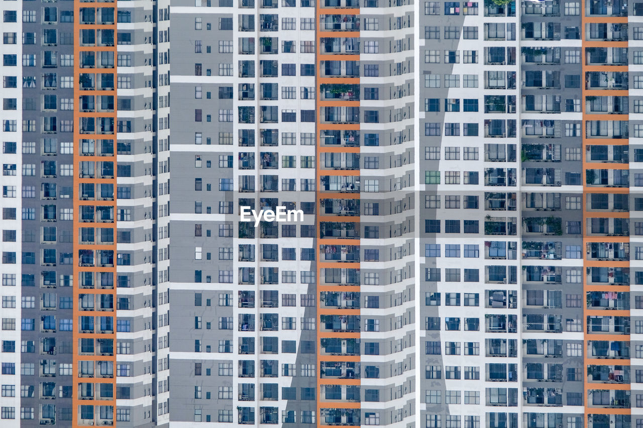 FULL FRAME SHOT OF APARTMENT BUILDINGS