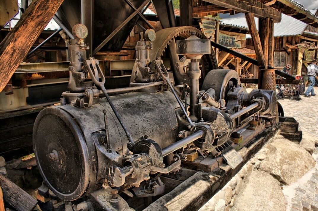 Low section of a cropped engine train
