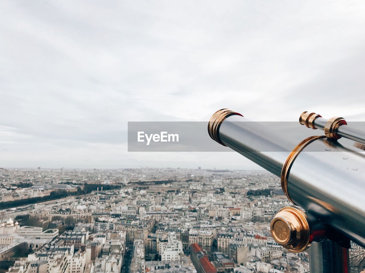 CLOSE-UP OF CITYSCAPE AGAINST SKY