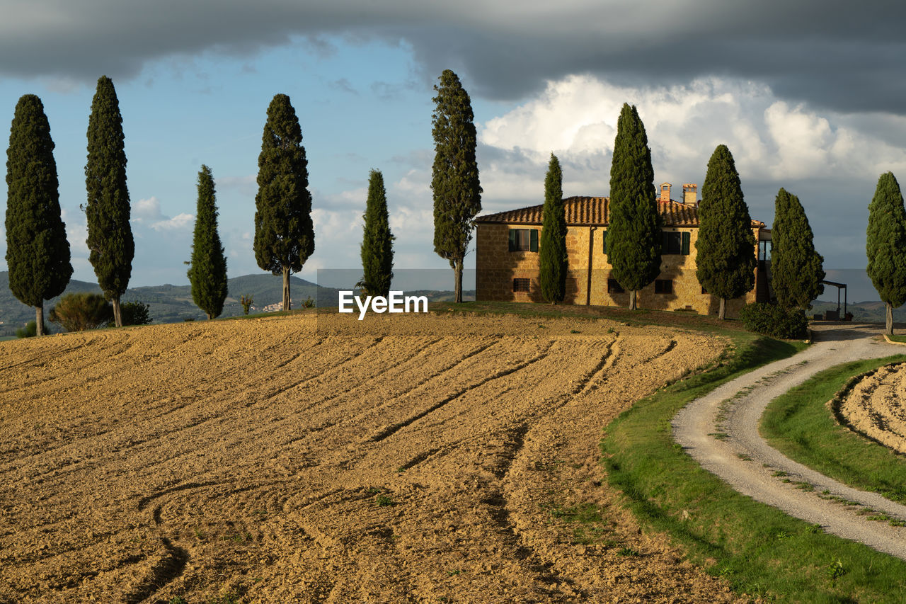 Italy, pienza, 29.05.2019, farmhouse in tuscany near pienza, italy