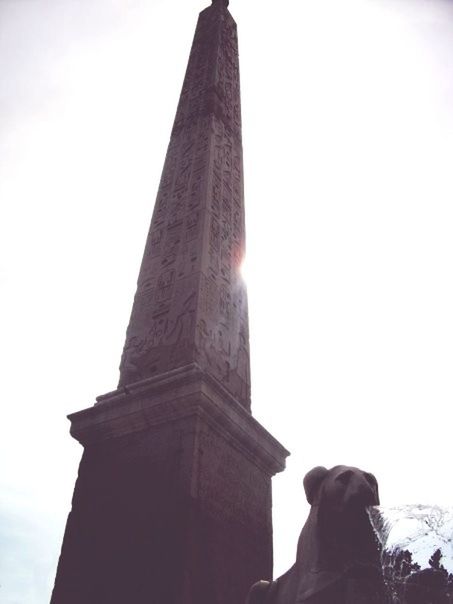 LOW ANGLE VIEW OF MONUMENT AGAINST SKY