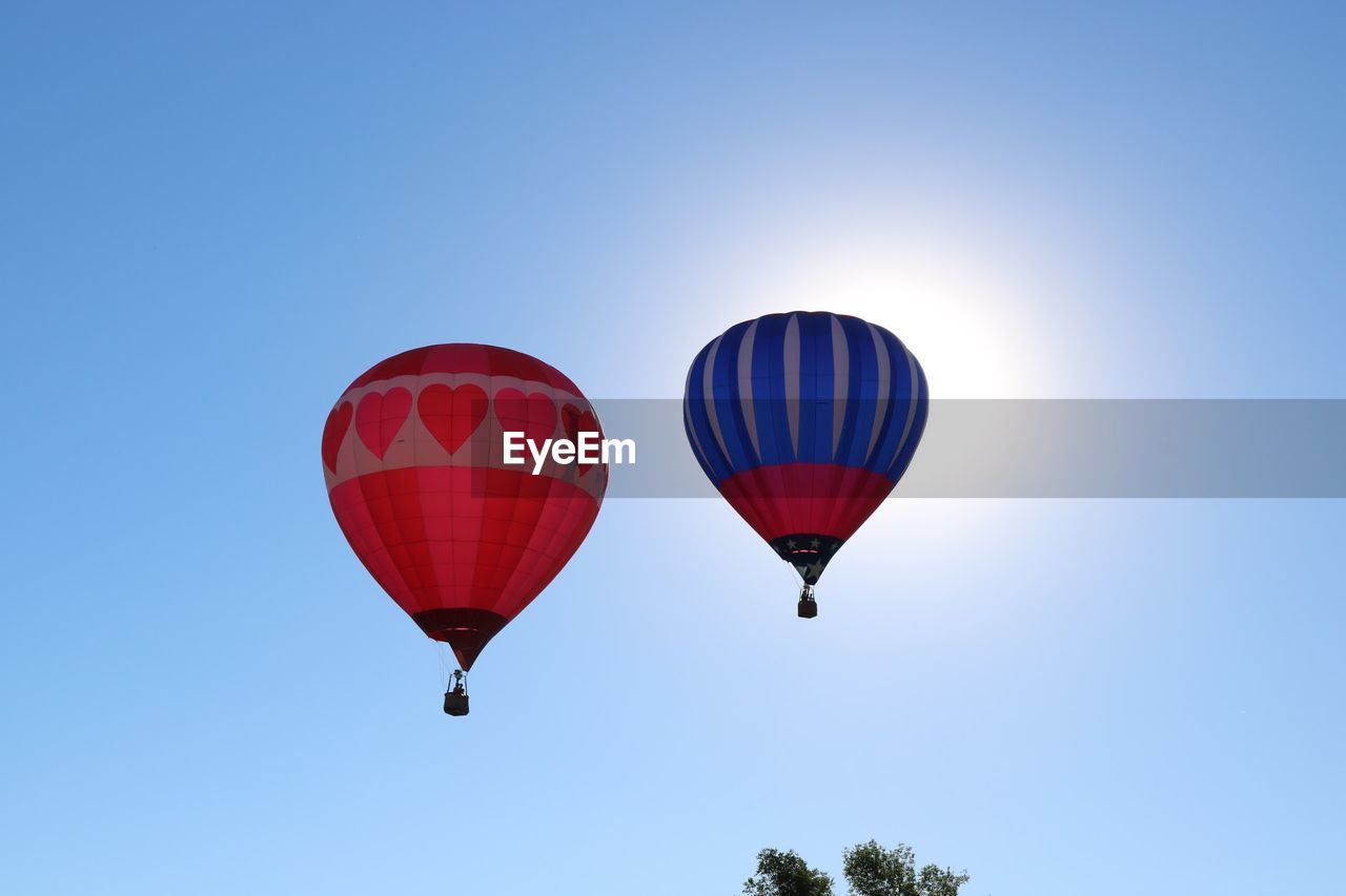 LOW ANGLE VIEW OF HOT AIR BALLOON