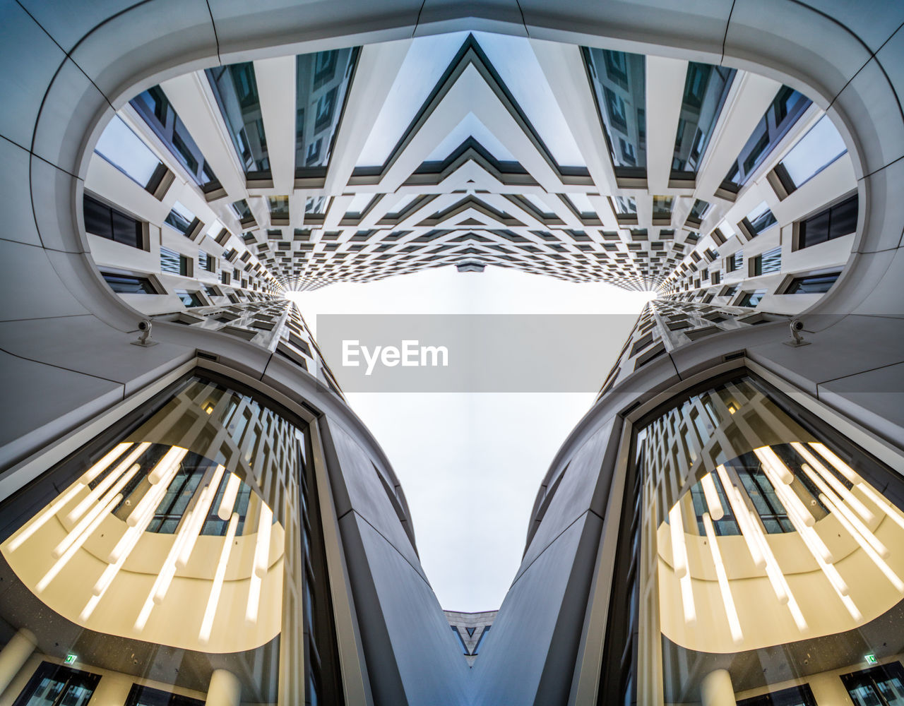 LOW ANGLE VIEW OF SKYLIGHT IN MODERN BUILDING