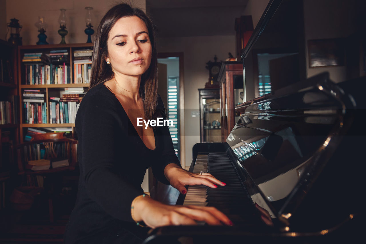 Lady playing piano