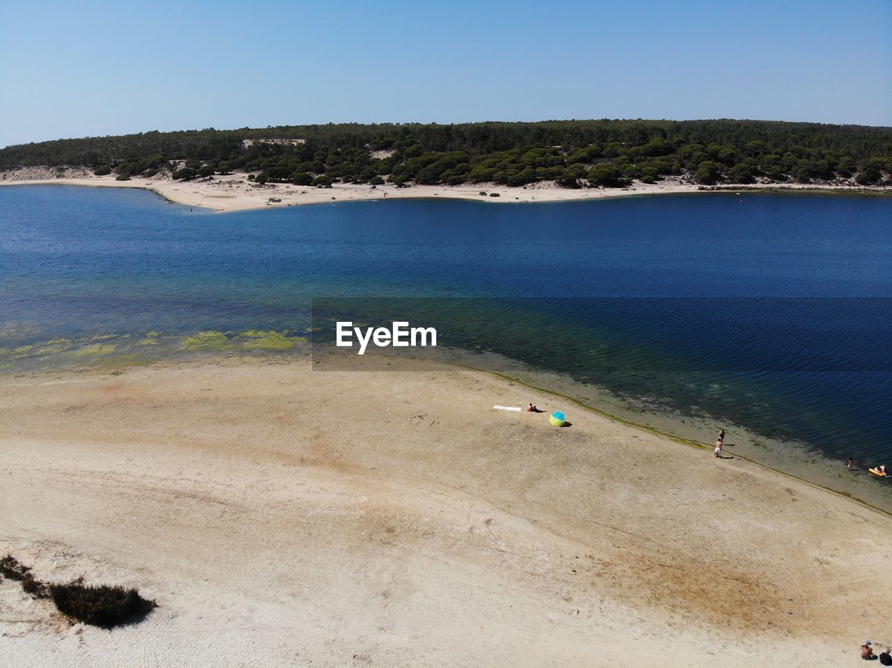 HIGH ANGLE VIEW OF BEACH