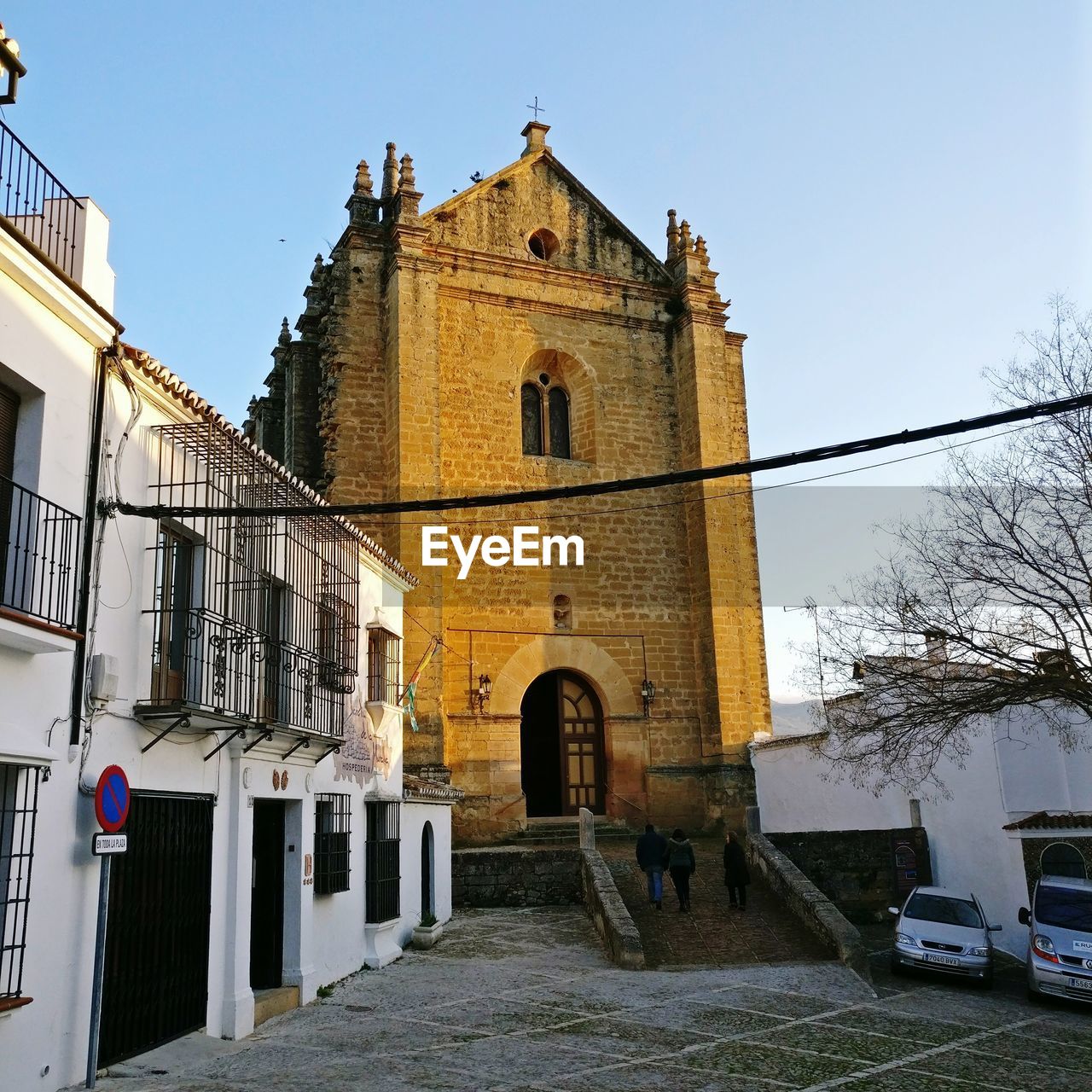 VIEW OF BUILDINGS AGAINST SKY