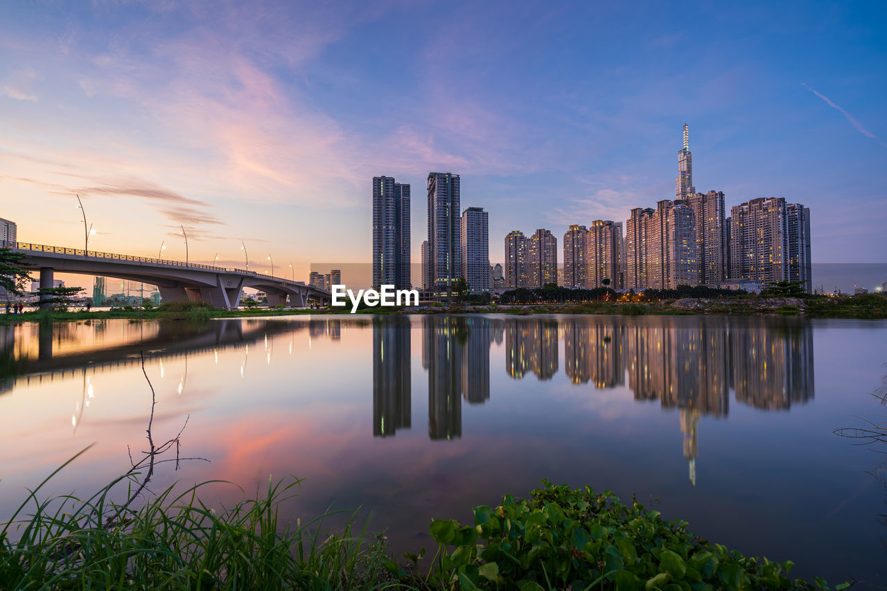 Sunwah pearl, saigon pearl, vinhome central park satellite cities view at sunset