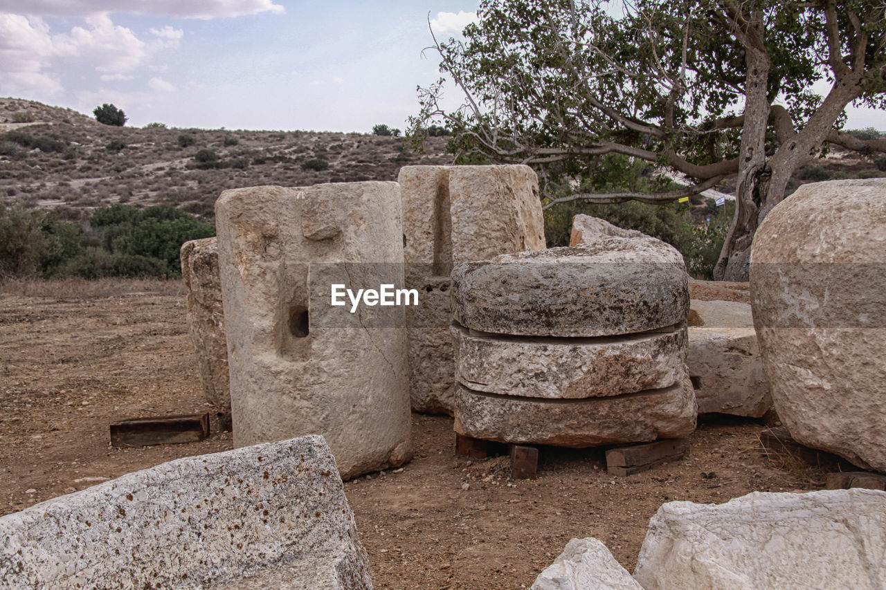 VIEW OF OLD RUIN BUILDING