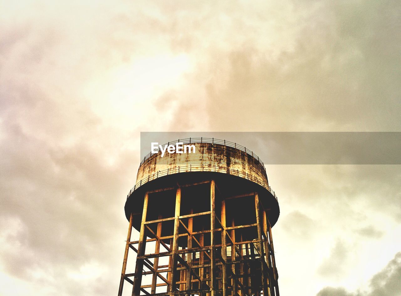 LOW ANGLE VIEW OF WATER TANK AGAINST SKY