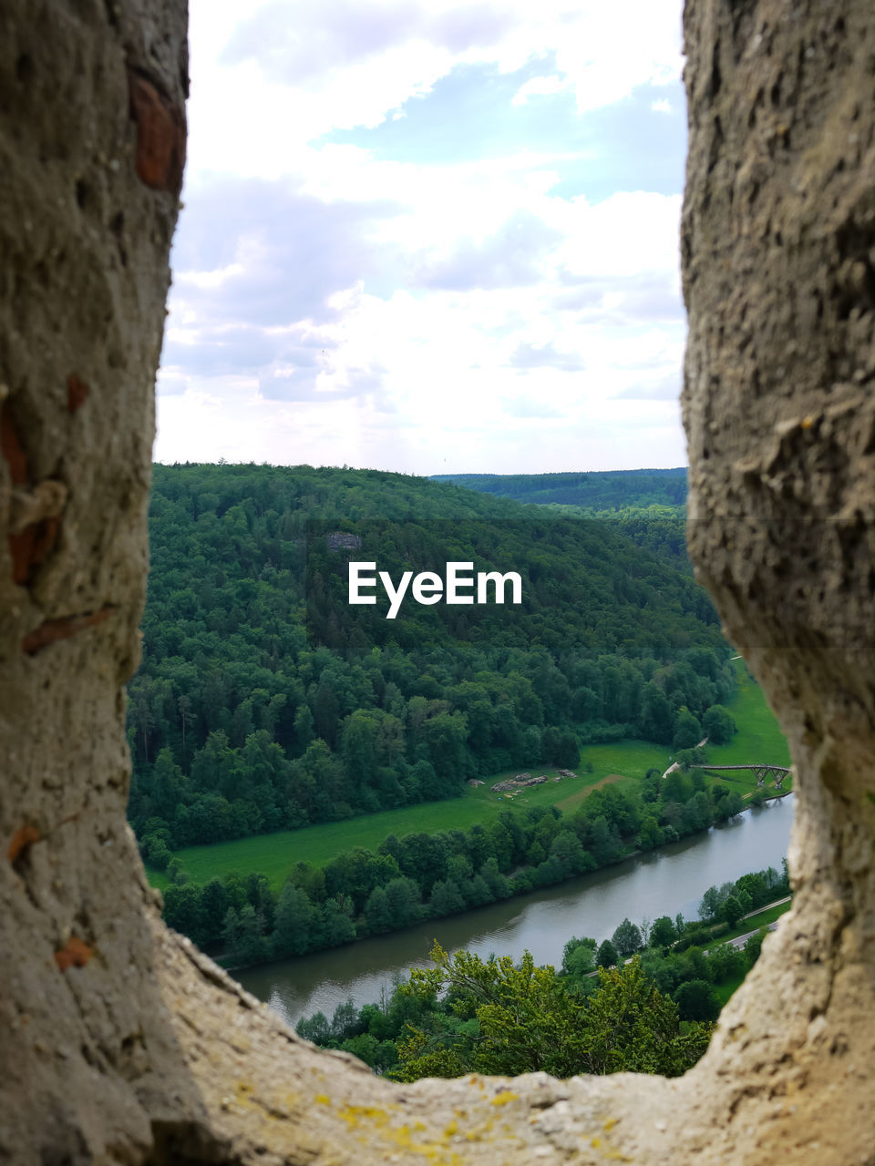 SCENIC VIEW OF LANDSCAPE