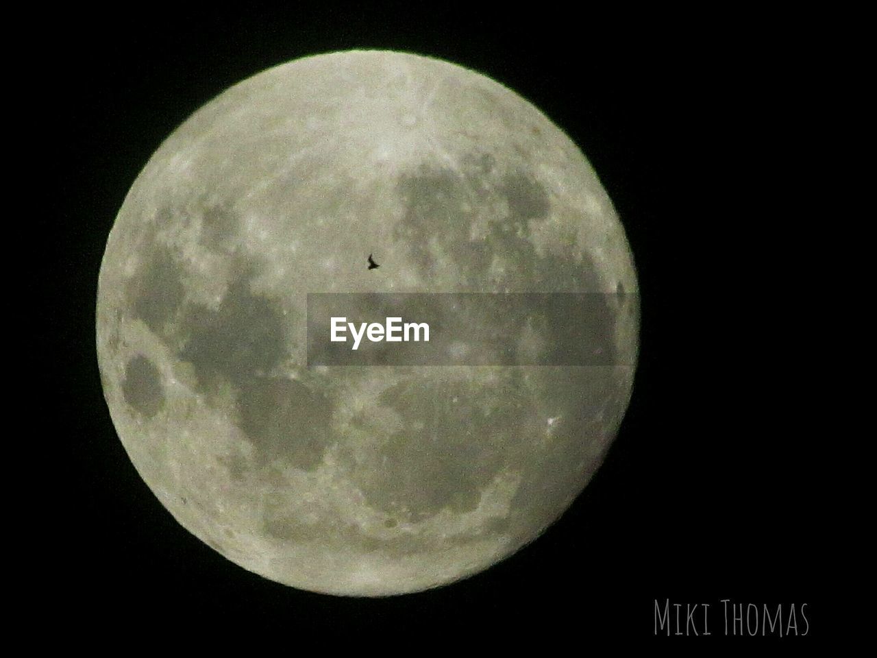 SCENIC VIEW OF MOON AT NIGHT