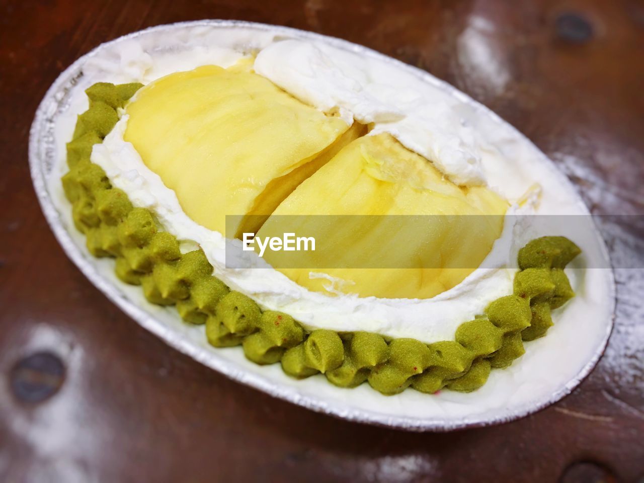 HIGH ANGLE VIEW OF BREAD IN CONTAINER