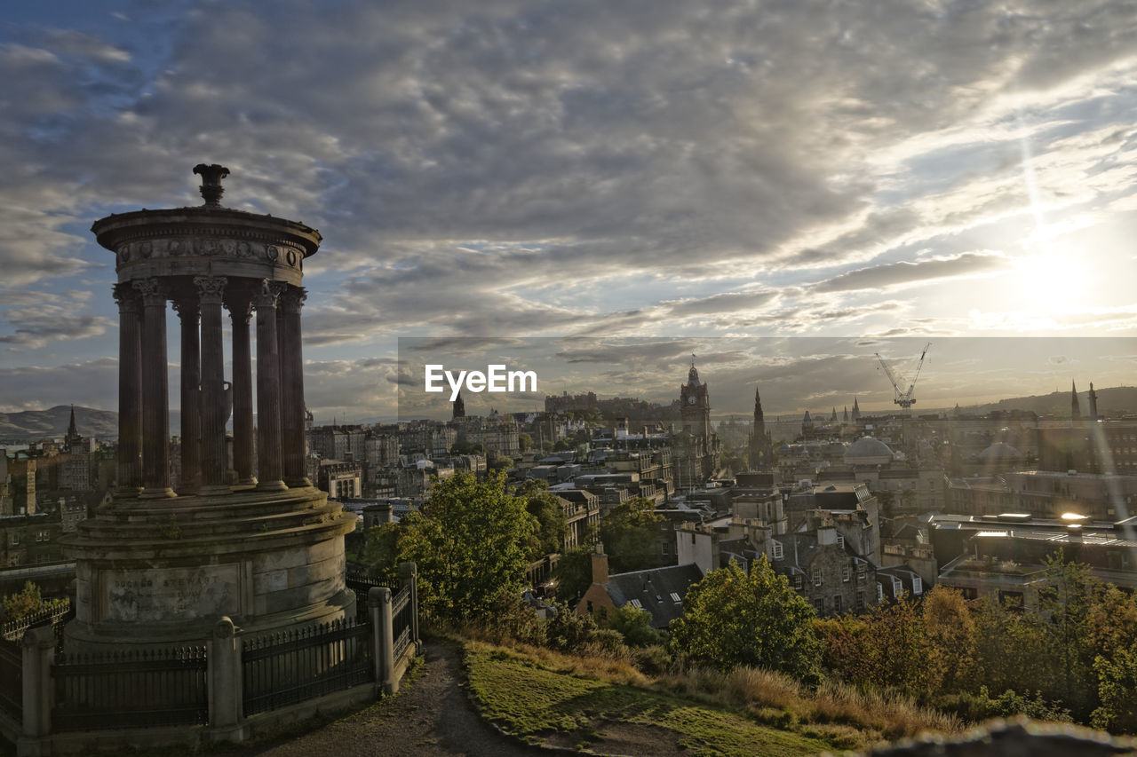 VIEW OF BUILDINGS AGAINST SKY