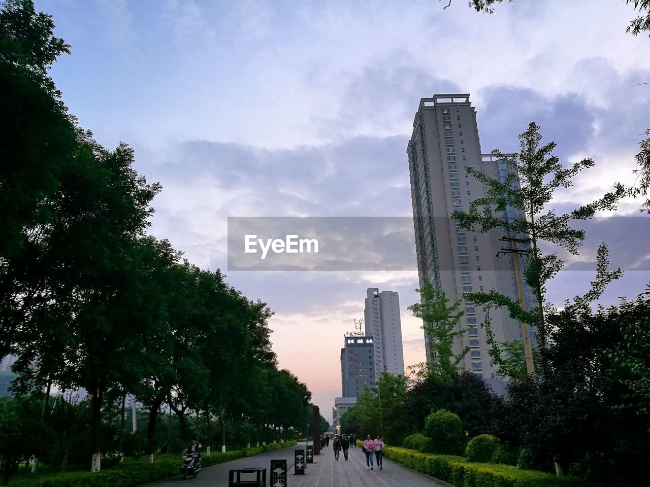 VIEW OF SKYSCRAPERS IN CITY