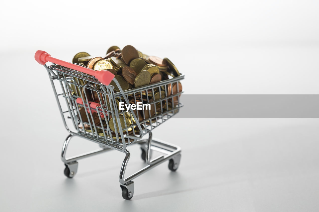 CLOSE-UP OF SHOPPING CART