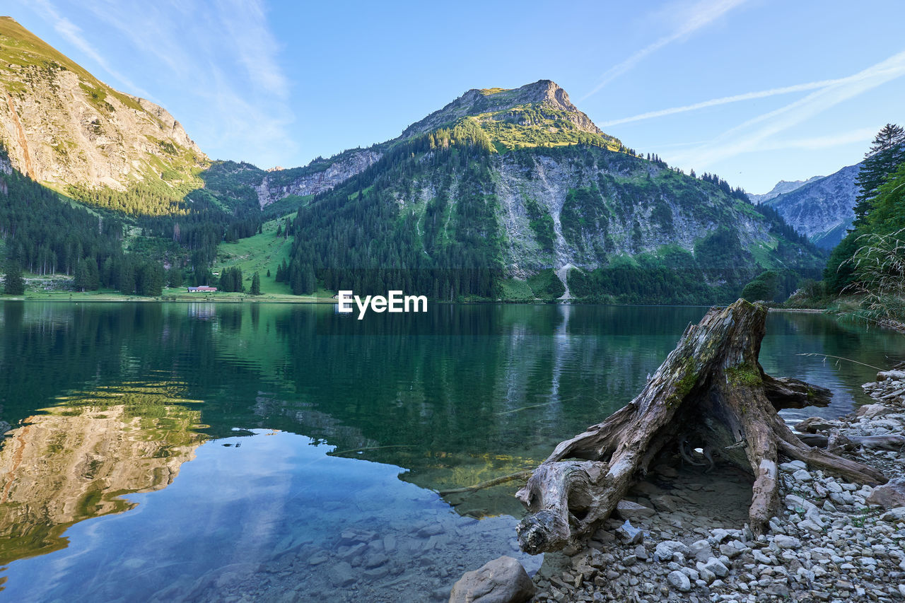 panoramic view of lake and mountains against sky