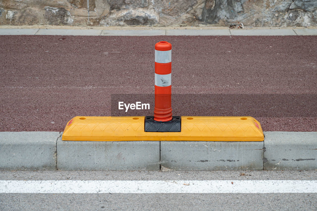 Bike lanes physical protection from car traffic safety post