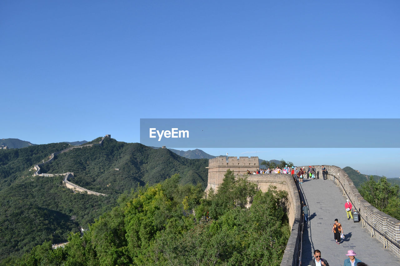 PANORAMIC VIEW OF MOUNTAIN AGAINST CLEAR BLUE SKY