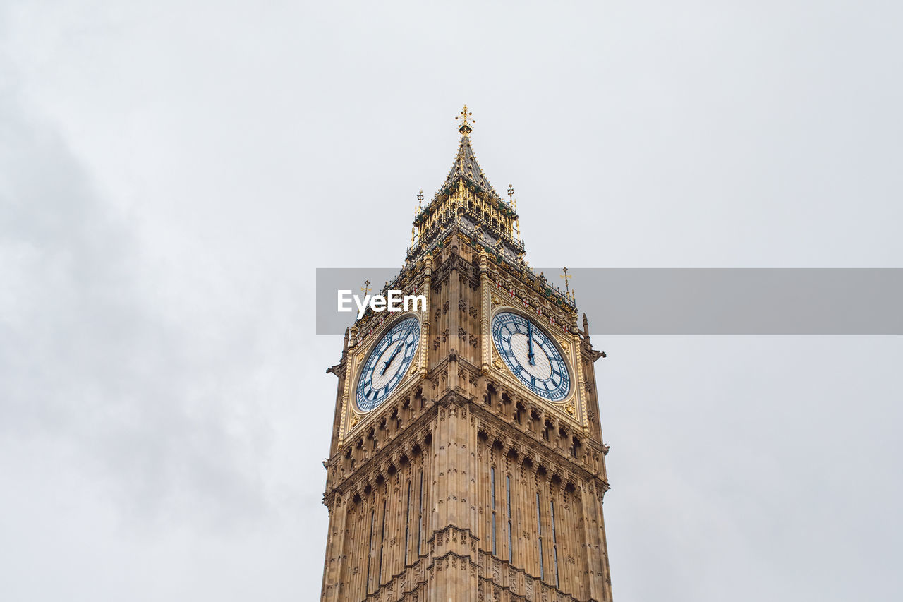 clock, architecture, built structure, tower, clock tower, travel destinations, building exterior, sky, city, spire, steeple, travel, building, low angle view, time, nature, tourism, cloud, bell tower, landmark, no people, history, the past, day, outdoors, worship, government, copy space, place of worship