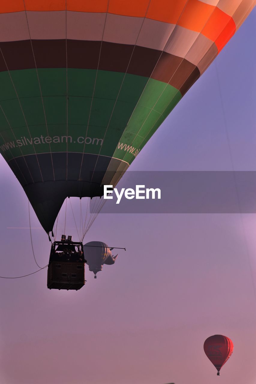 LOW ANGLE VIEW OF HOT AIR BALLOON