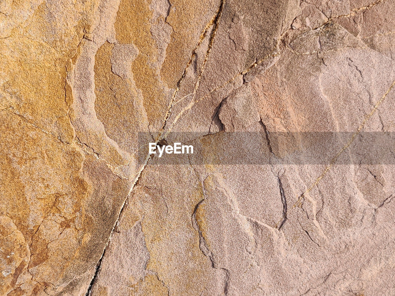 FULL FRAME SHOT OF ROCK FORMATION IN DESERT