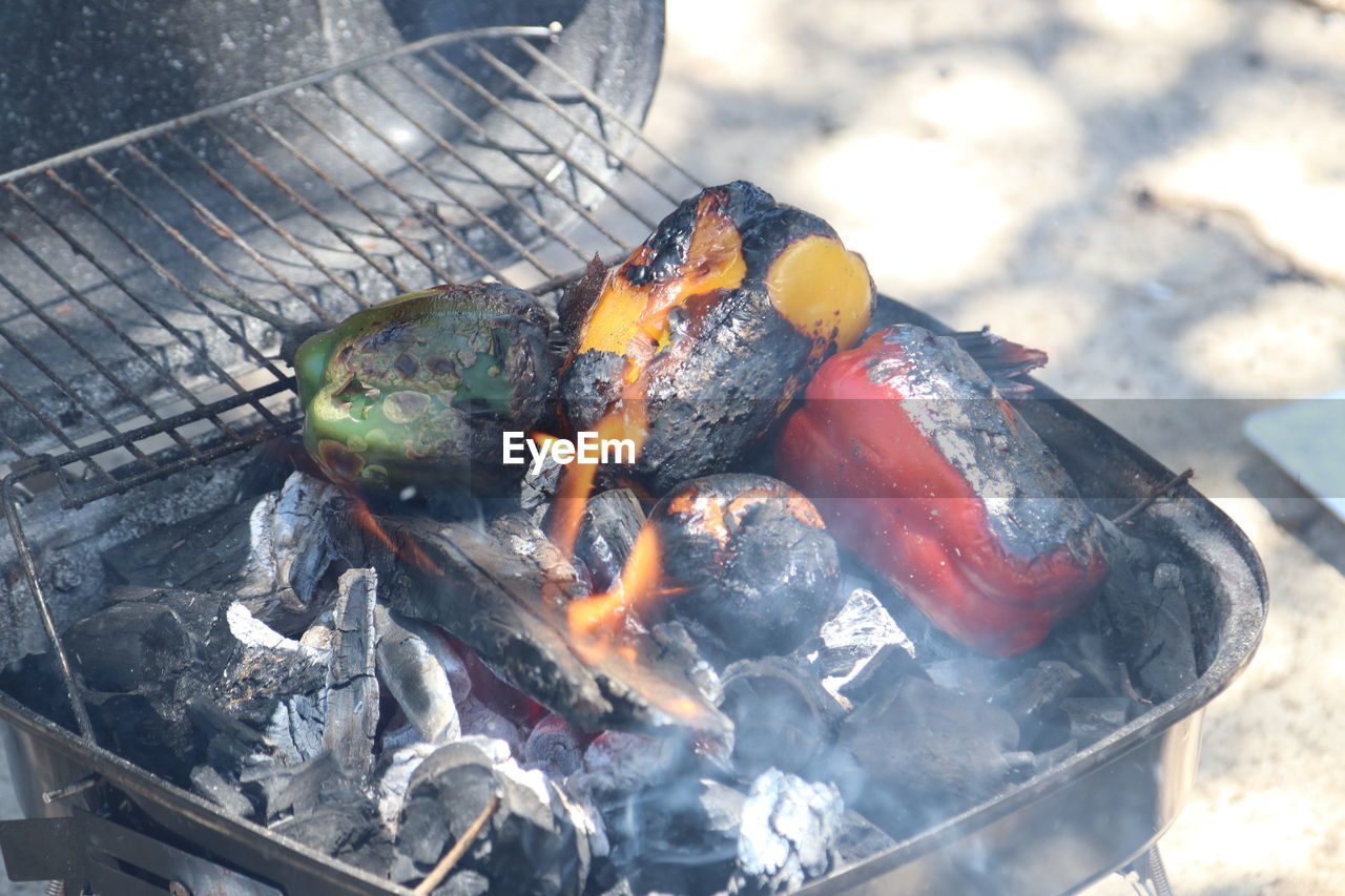 CLOSE-UP OF CRAB ON BARBECUE