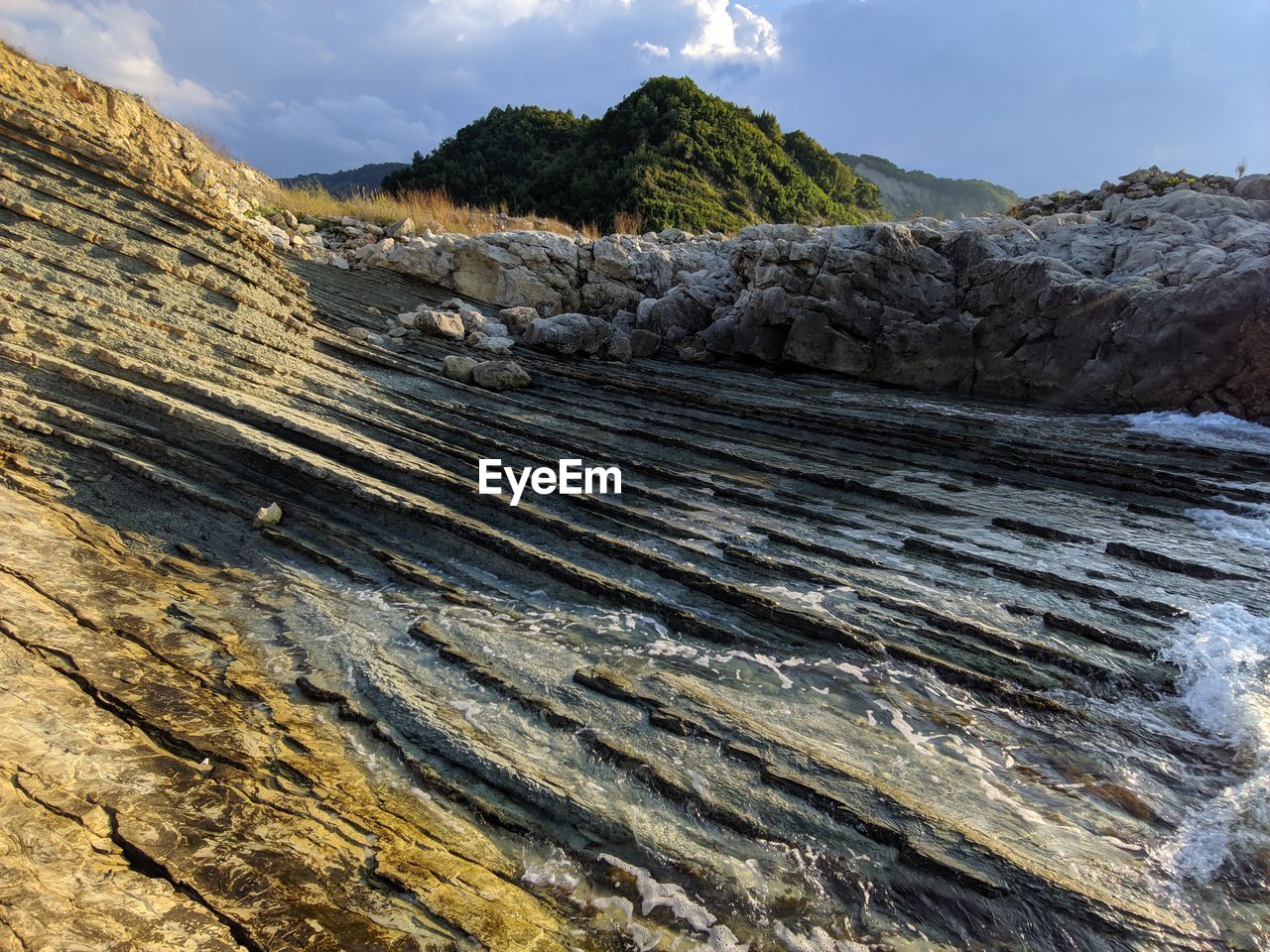 SURFACE LEVEL OF ROCKY SHORE